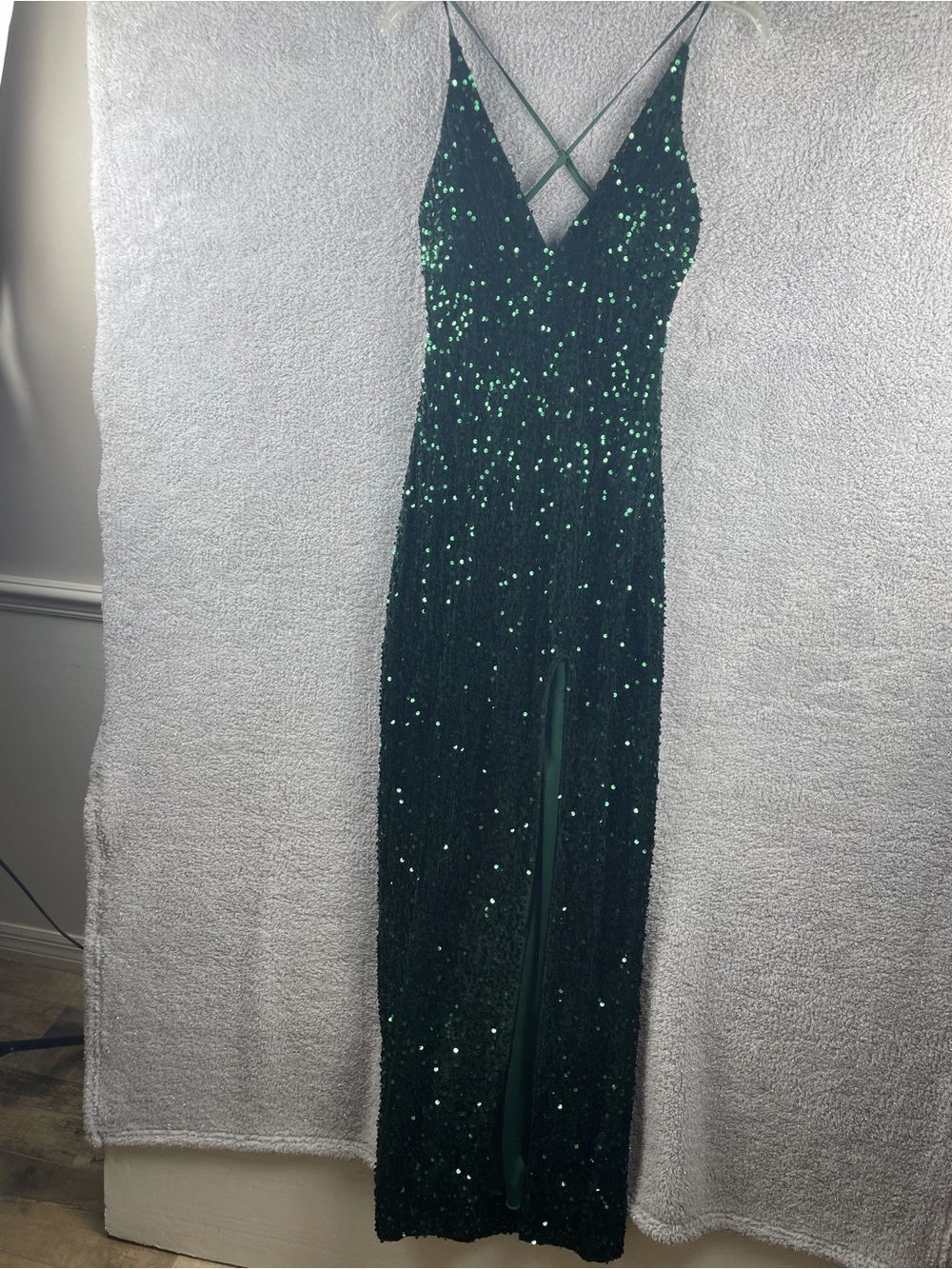 Emerald Green Sequin V-Neck Evening Dress